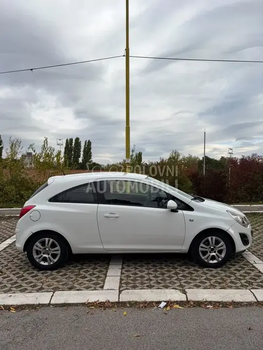 Opel Corsa D 2011 photo 2