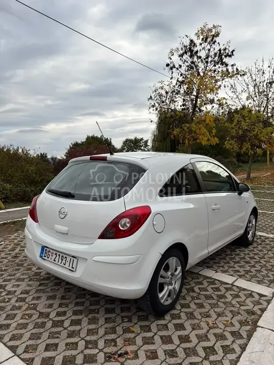 Opel Corsa D 2011 photo 3