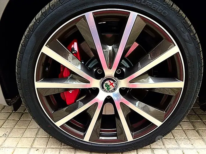 Alfa Romeo Giulietta 2016 photo 3