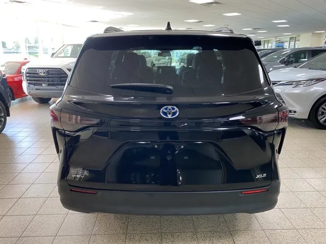 Toyota Sienna 2025 photo 3