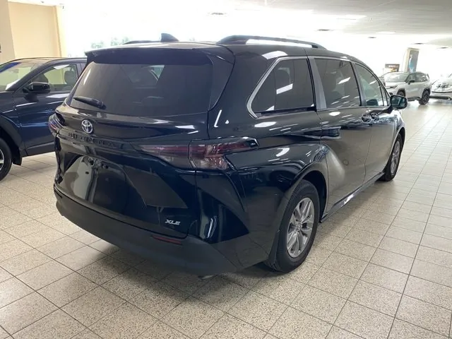 Toyota Sienna 2025 photo 4