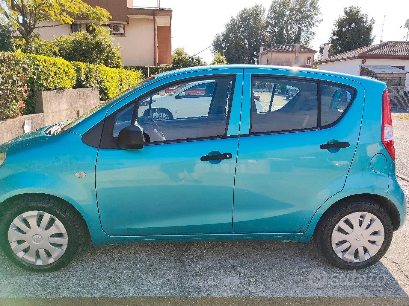 Suzuki Splash 2008 photo 2