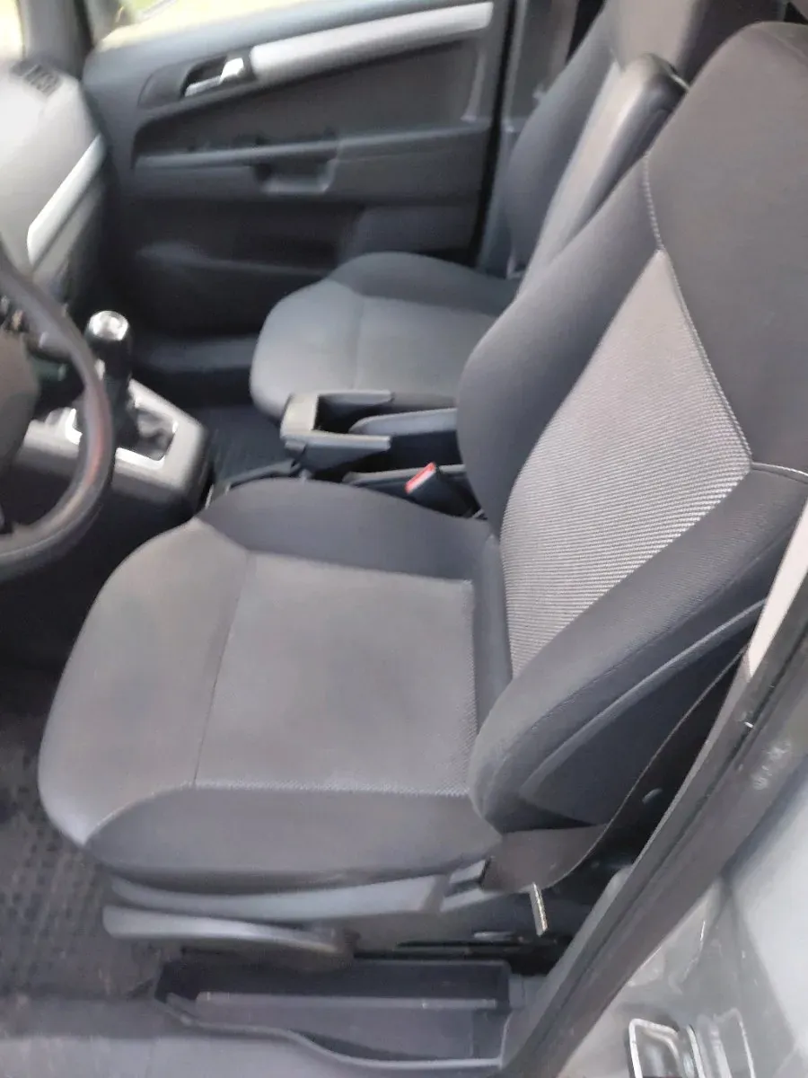 Opel Zafira 2012 photo 3