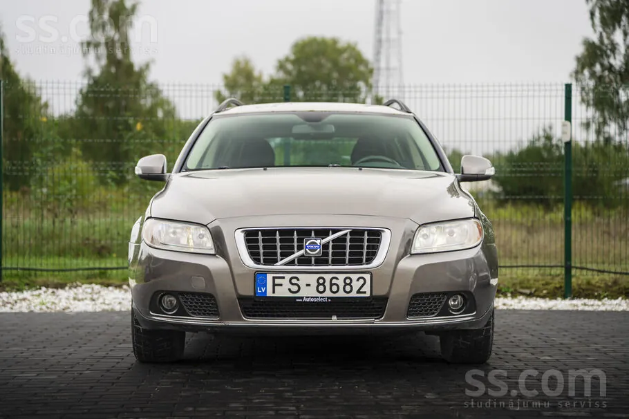 Volvo V70 2008 photo 2