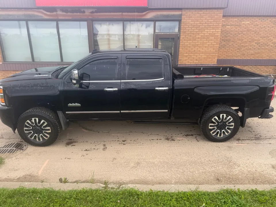 Chevrolet Silverado 2018 photo 2