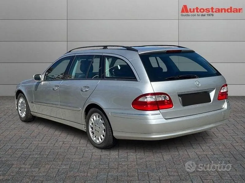 Mercedes-Benz E-Class 2006 photo 4