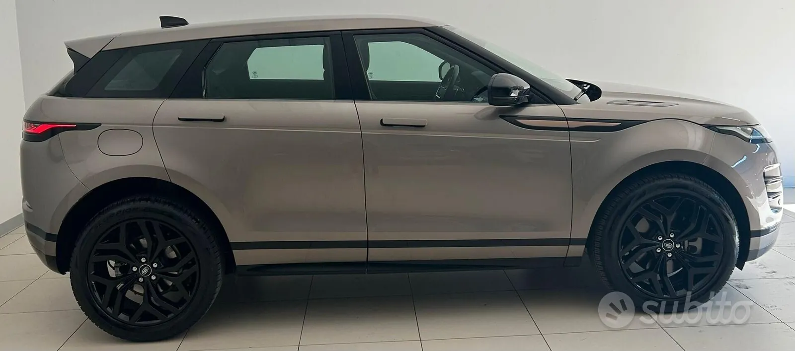 Land Rover Range Rover Evoque 2022 photo 3