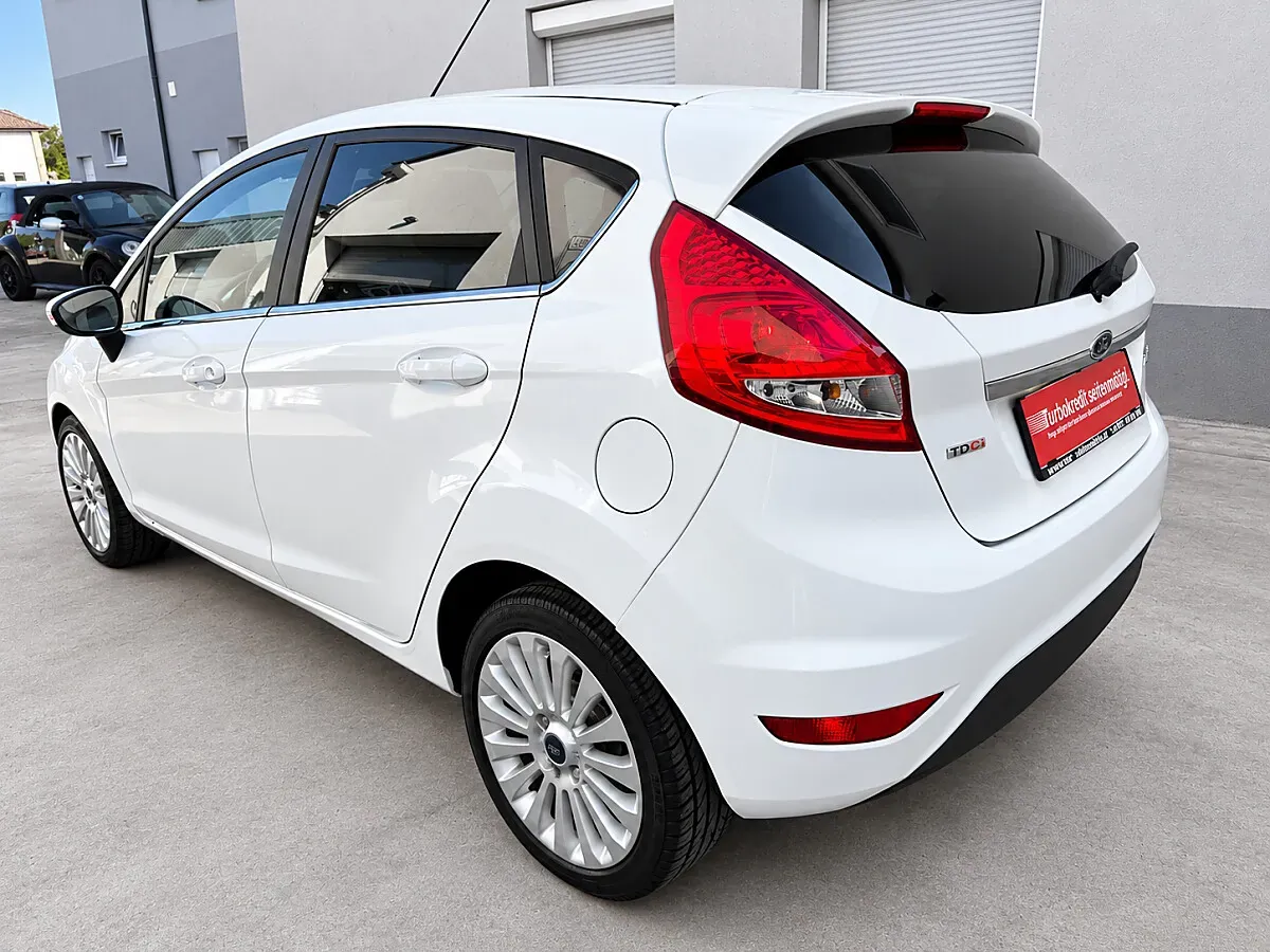 Ford Fiesta 2010 photo 3