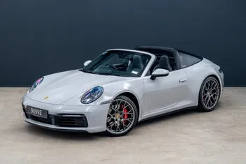 Porsche 911 2021 photo 2