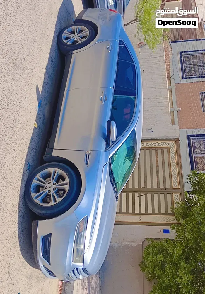 Ford Taurus 2013 photo 2