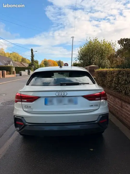 Audi Q3 2023 photo 2
