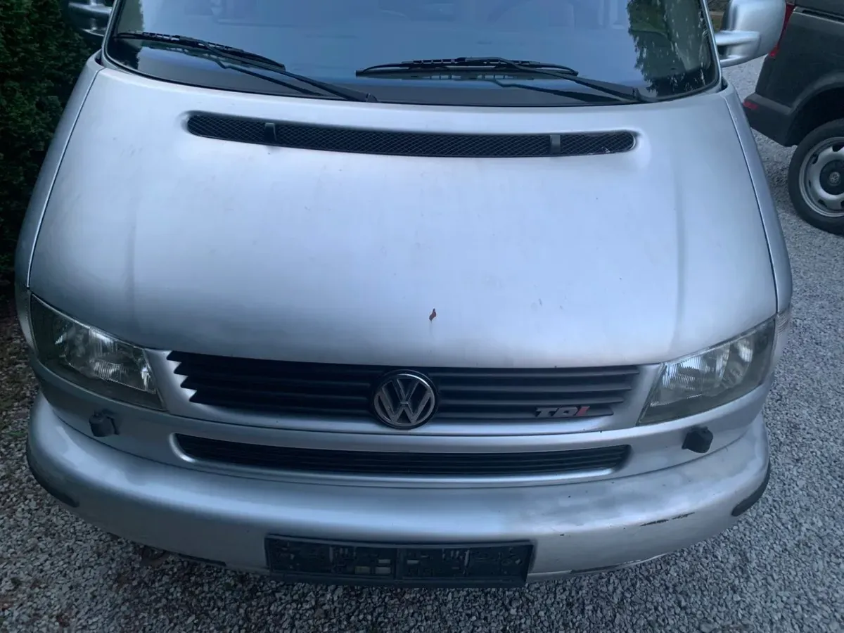 Volkswagen Caravelle 2002 photo 2