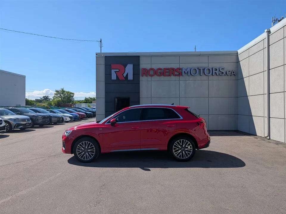 Audi Q3 2023 photo 2