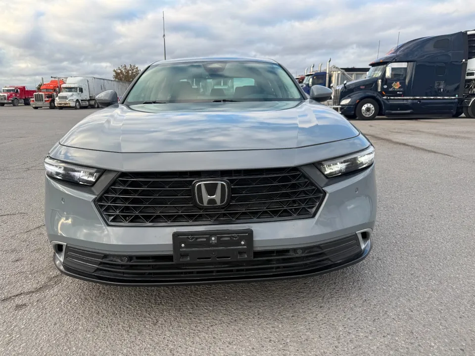 Honda Accord 2023 photo 2