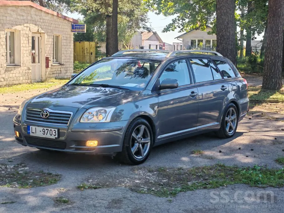 Toyota Avensis 2004 photo 2