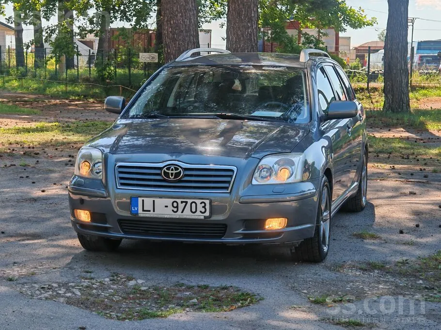 Toyota Avensis 2004 photo 5