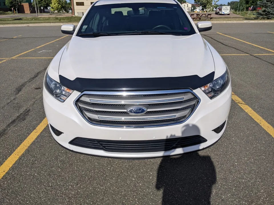 Ford Taurus 2015 photo 2