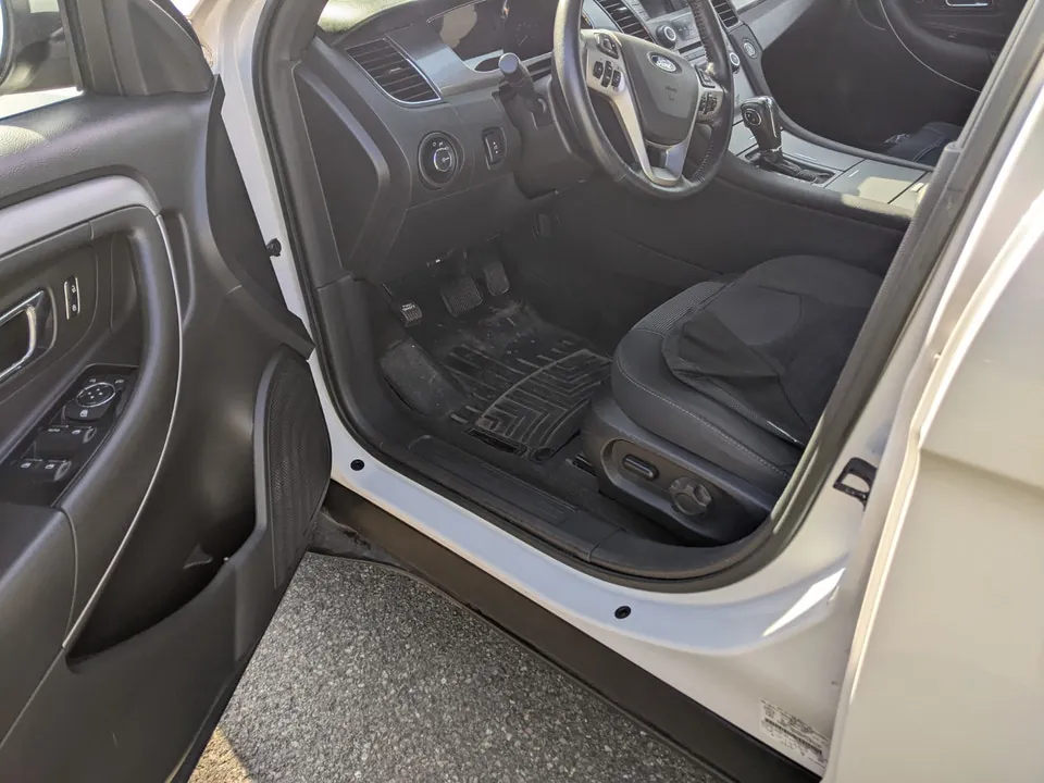 Ford Taurus 2015 photo 4