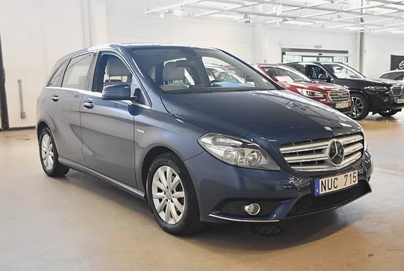 Mercedes-Benz B180 2012 photo 2
