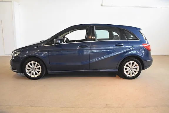 Mercedes-Benz B180 2012 photo 5