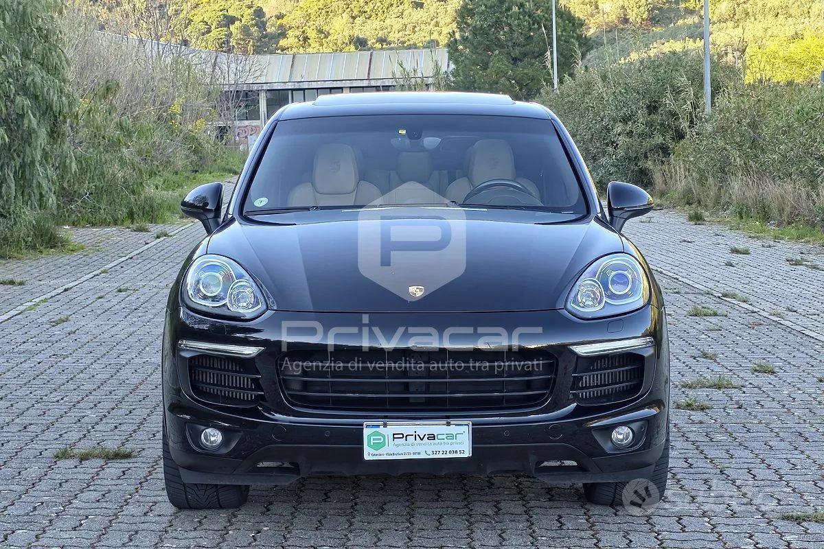 Porsche Cayenne 2016 photo 2