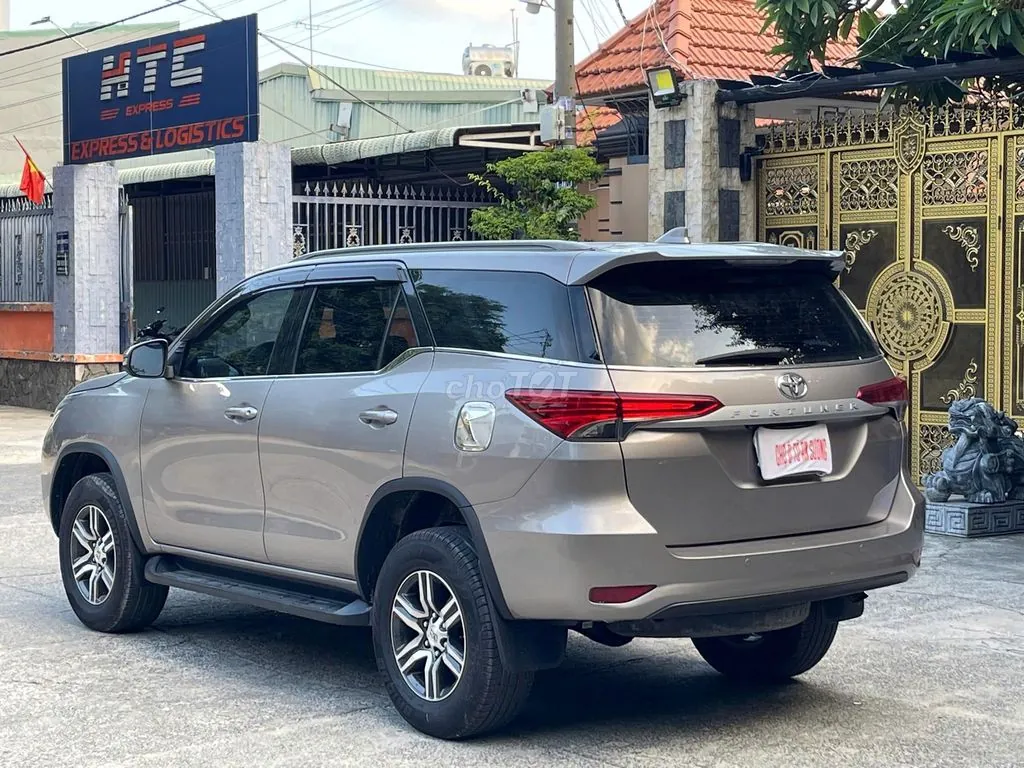 Toyota Fortuner 2017 photo 2