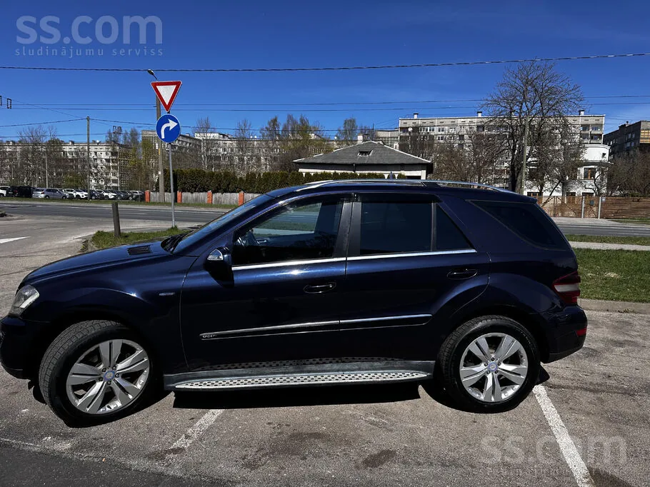Mercedes-Benz Ml350 2010 photo 2