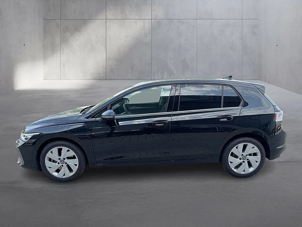 Volkswagen Golf 2026 photo 2