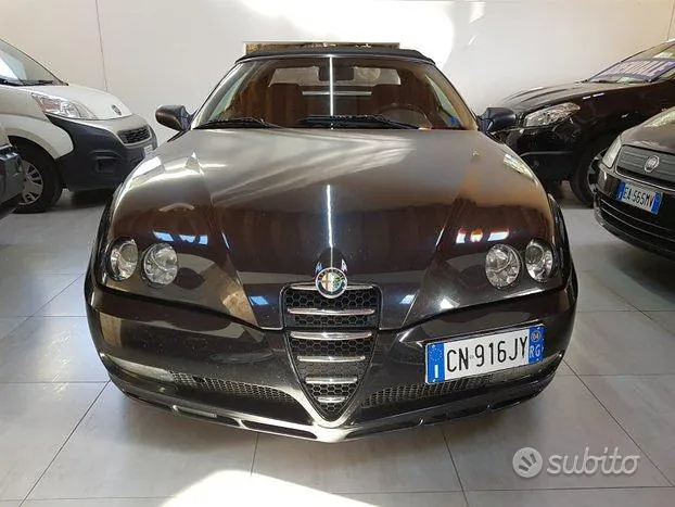 Alfa Romeo Spider 2004 photo 5