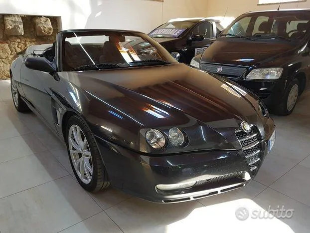 Alfa Romeo Spider 2004 photo 2