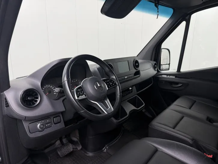 Mercedes-Benz Sprinter 2023 photo 3