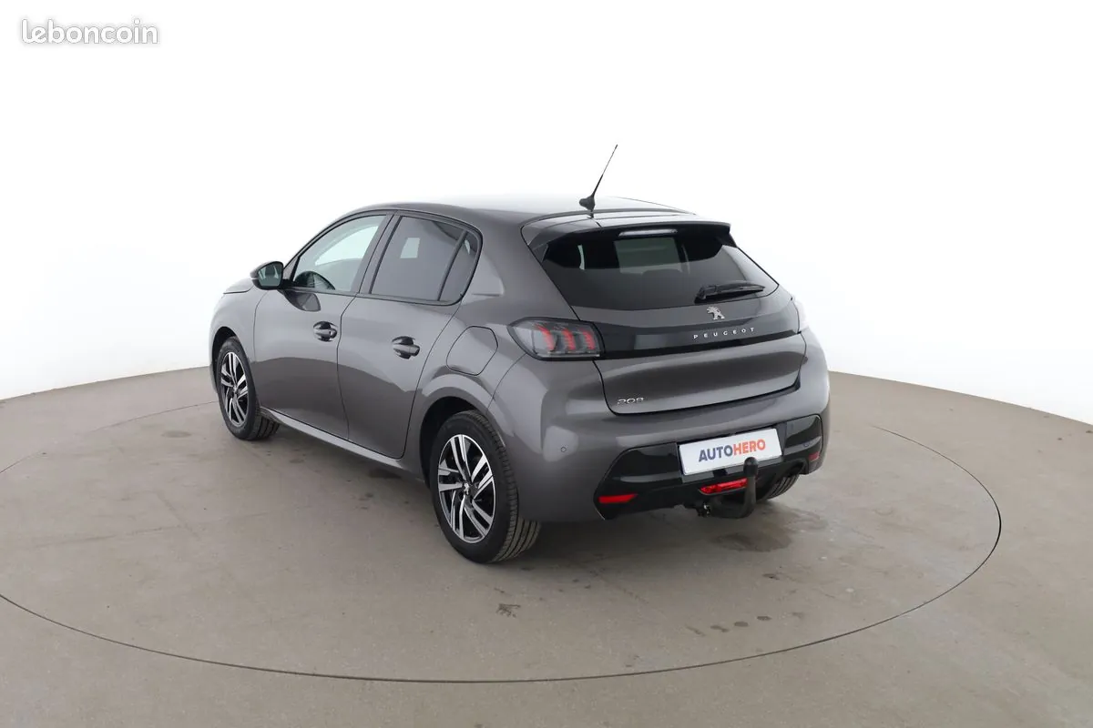 Peugeot 208 2022 photo 2