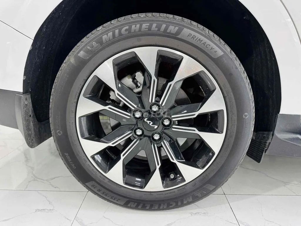 Kia Carnival 2023 photo 4