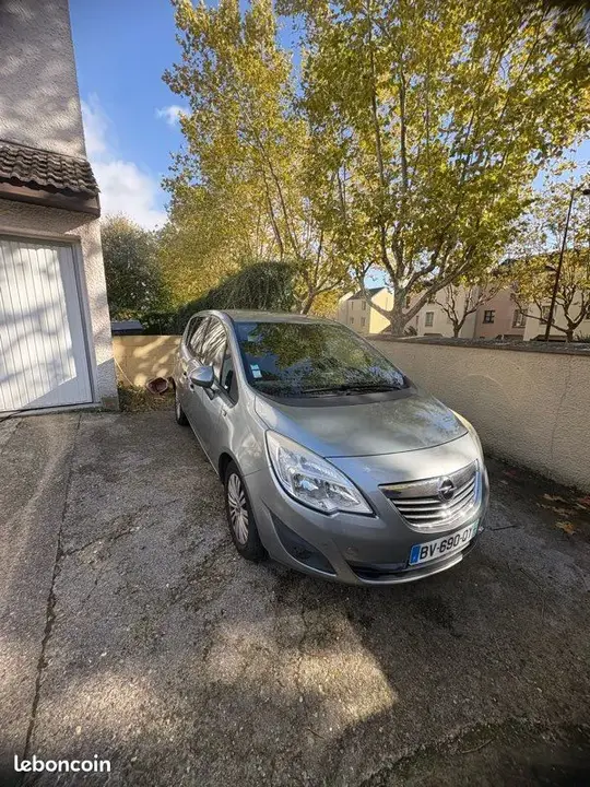Opel Meriva 2011 photo 2