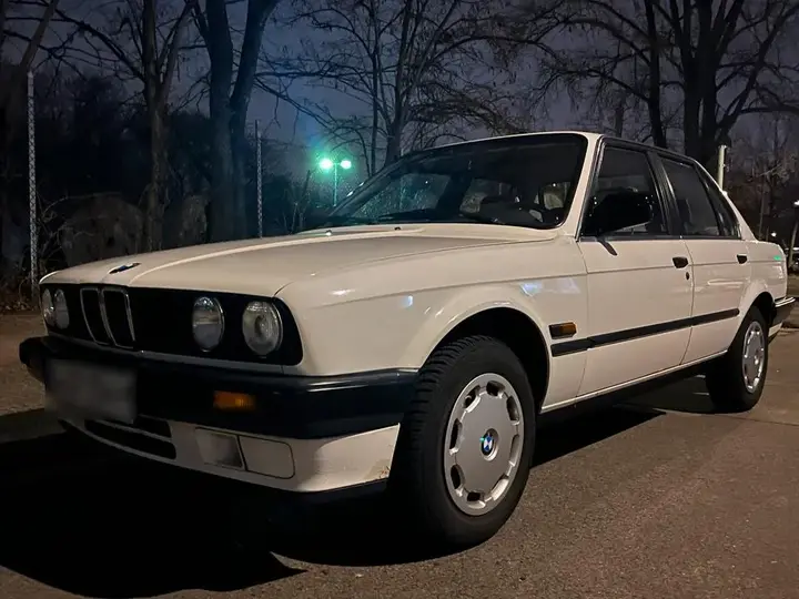 BMW E30