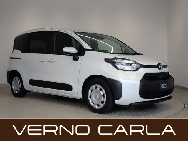 Toyota Sienta 2025 photo 2