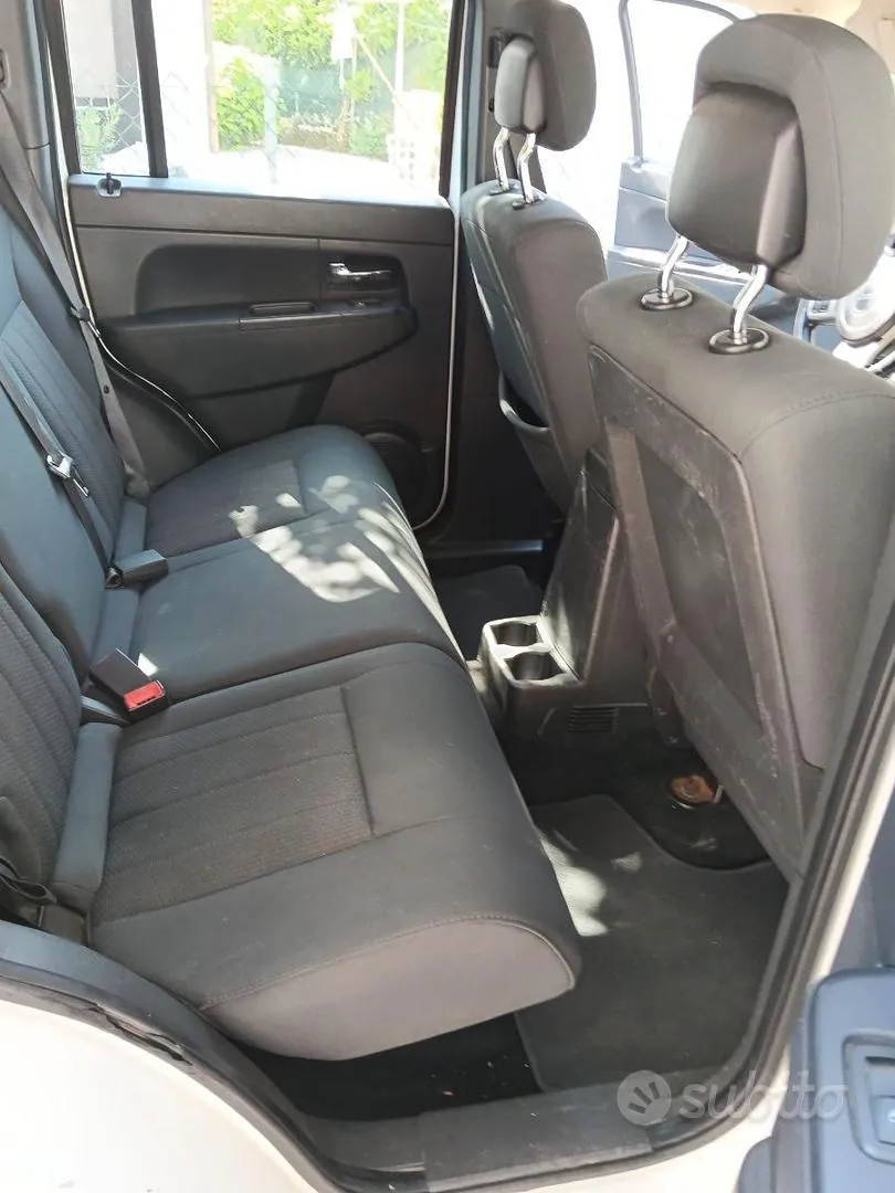 Jeep Cherokee 2012 photo 5