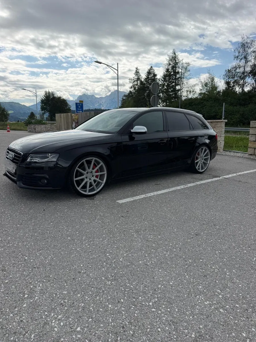 Audi A4 2010 photo 3
