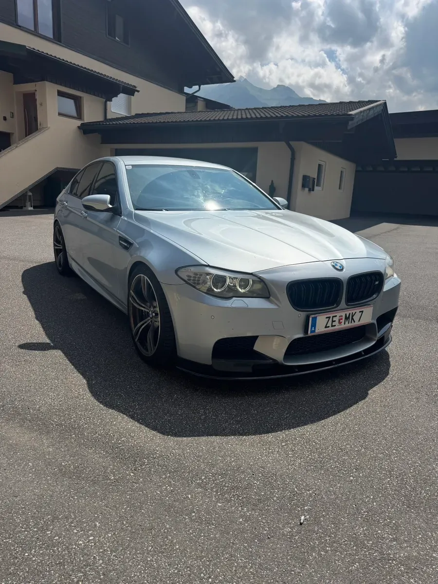 BMW 5 Series 2011 photo 3