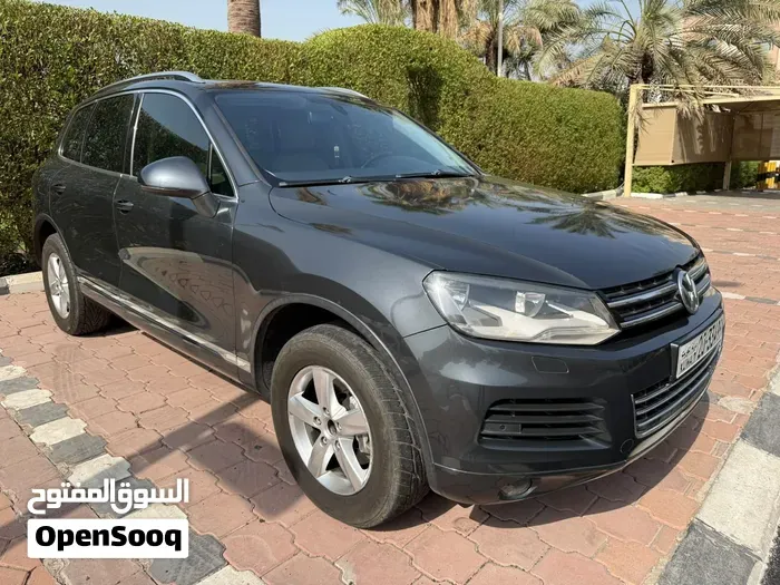 Volkswagen Touareg 2012 photo 2