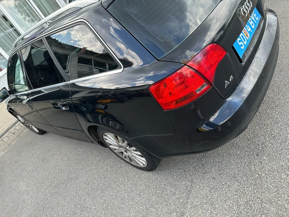 Audi A4 2005 photo 2