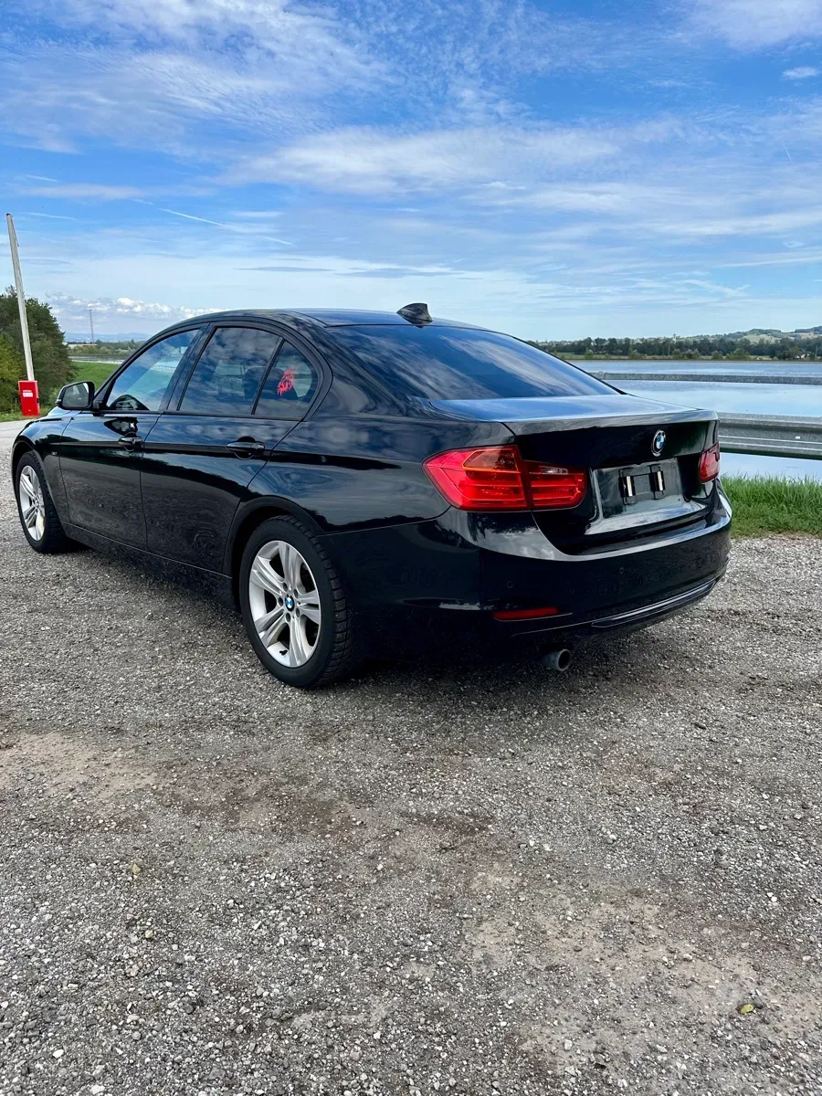 BMW 3 Series 2012 photo 3