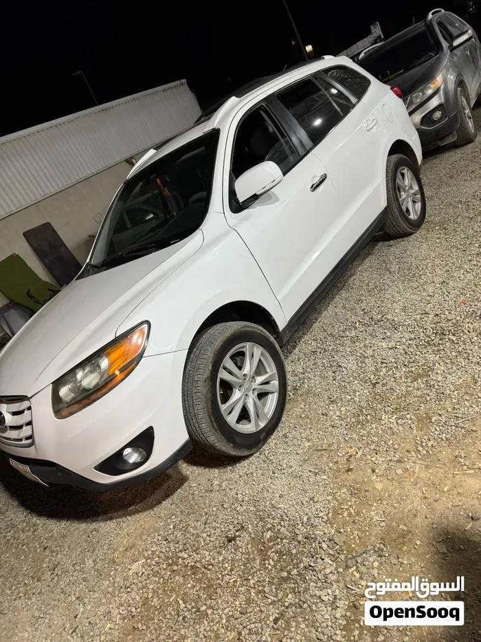 Hyundai Santa Fe 2011 photo 2
