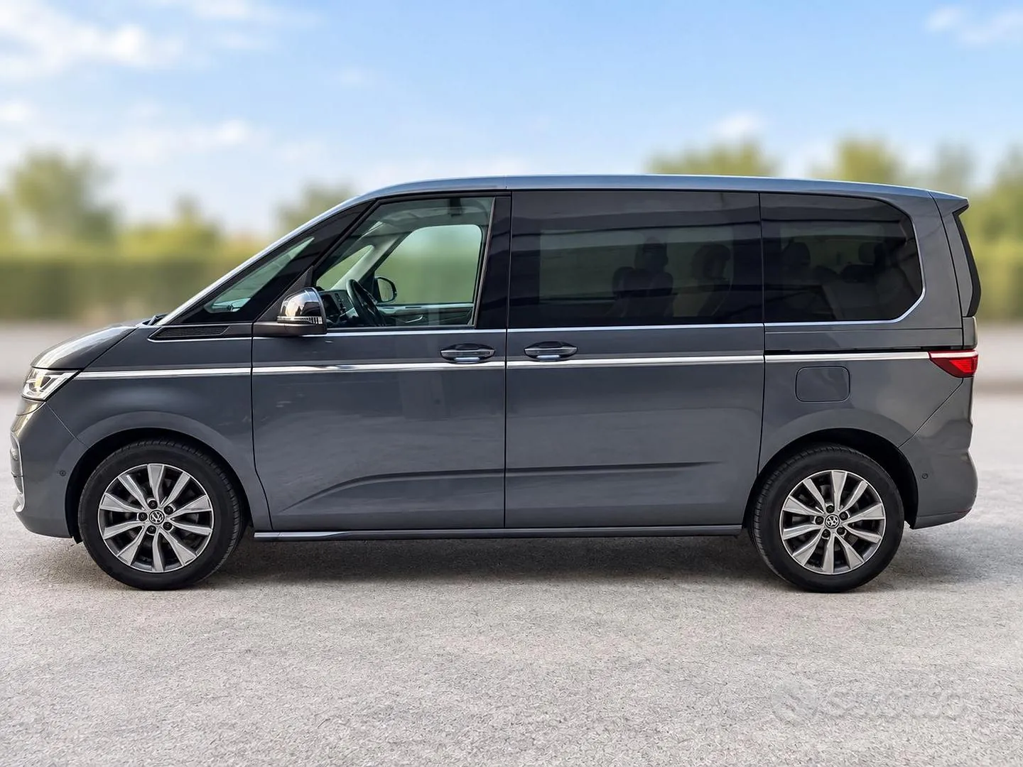 Volkswagen Multivan 2022 photo 2