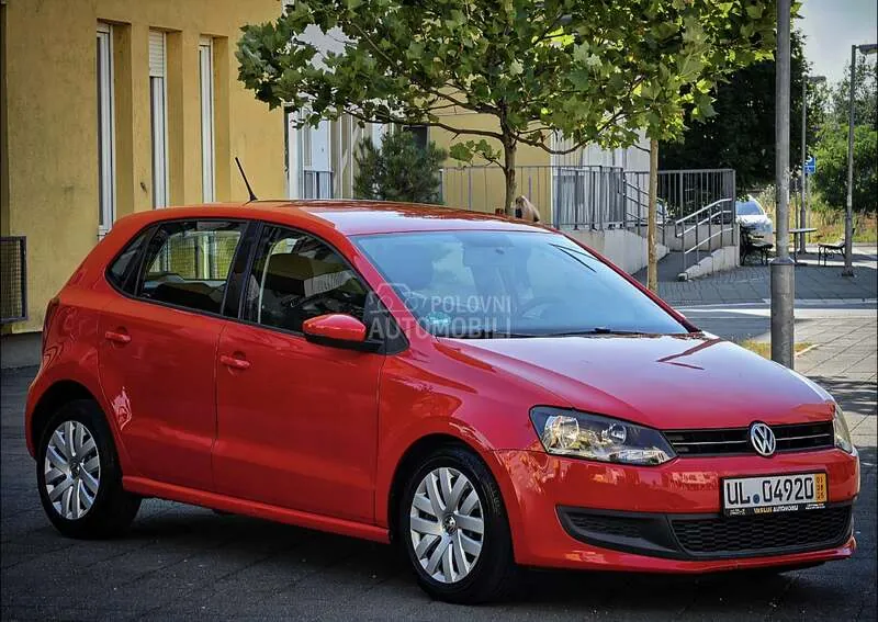 Volkswagen Polo 2011 photo 2