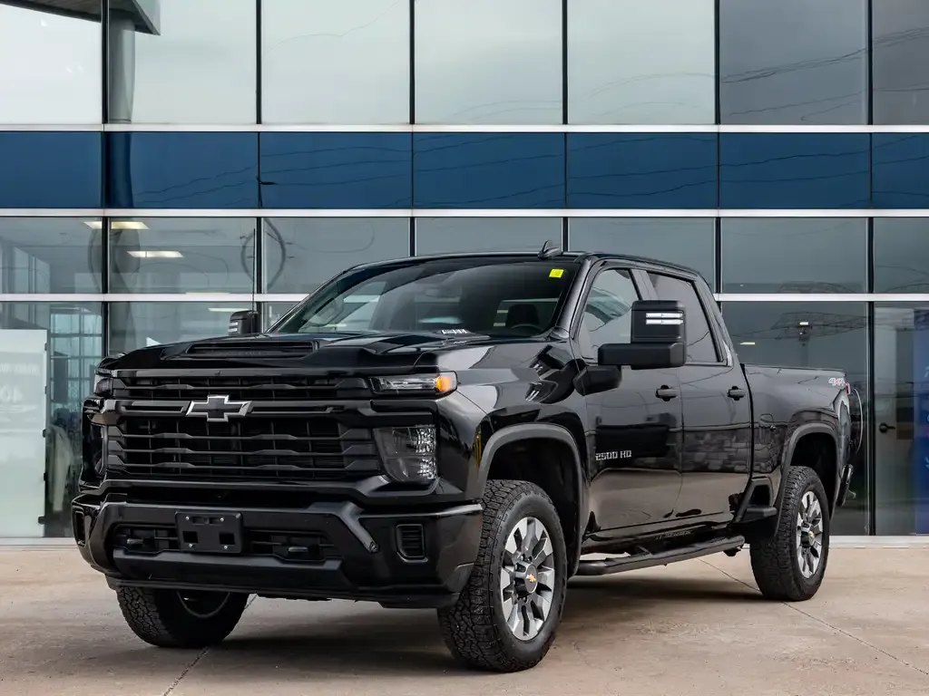 Chevrolet Silverado 2500 2025 photo 2