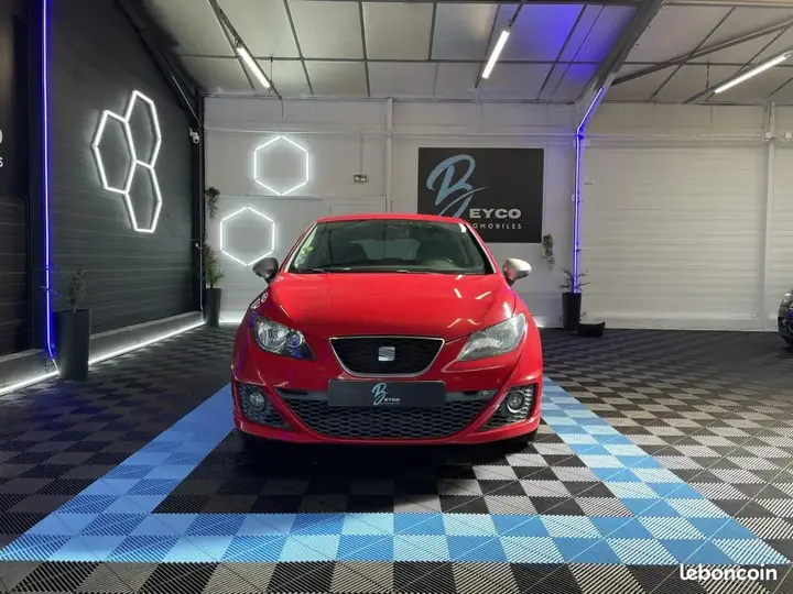 Seat Ibiza 2011 photo 2