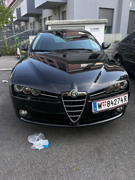 Alfa Romeo 159 2008 photo 2