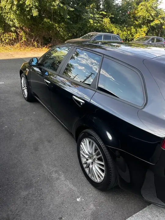 Alfa Romeo 159 2008 photo 3