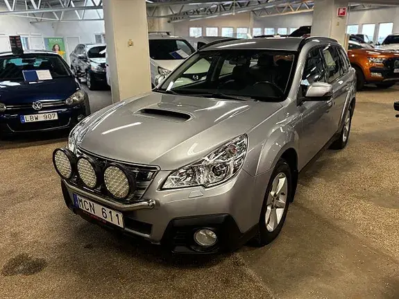 Subaru Outback 2013 photo 2